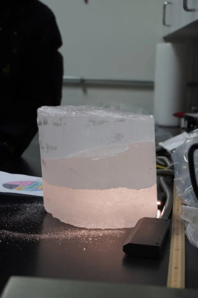 Stari Led iz Antarktika Otkiva: Okeani Su Mogle Pokretati Davne Klimatske Promene