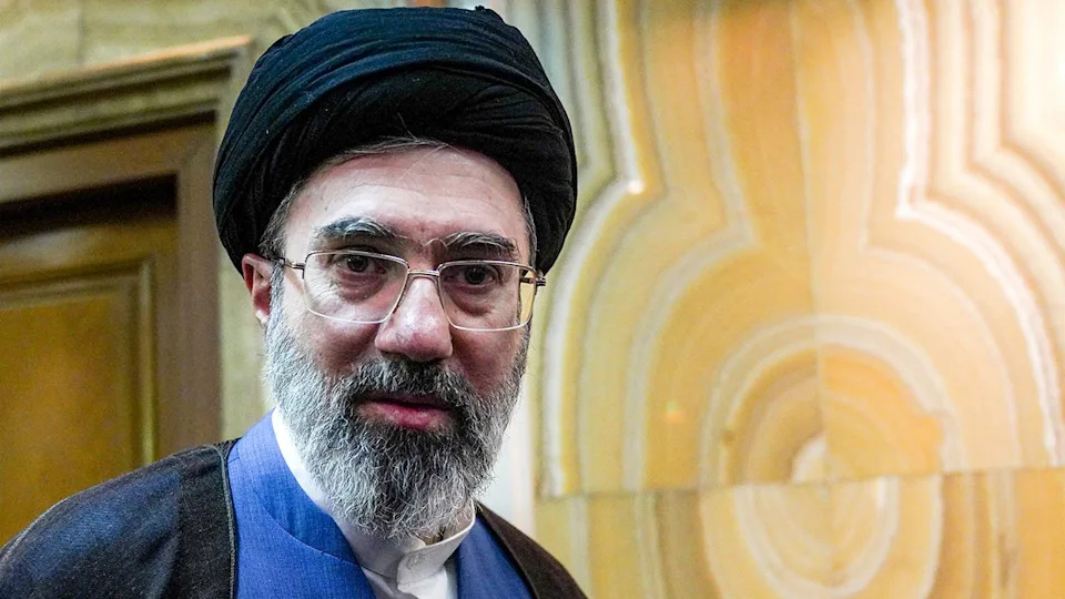 Otkriveno: Stanovi Povezani Sa Mojtabom Khameneijem Imaju Direktan Pogled Na Izraelsku Ambasadu U Londonu