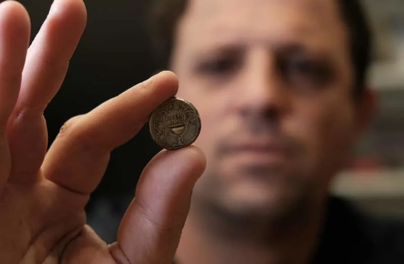 Palestinski doktor uhapšen kod Hizme — zaplenjene desetine novčića iz doba Drugog hrama