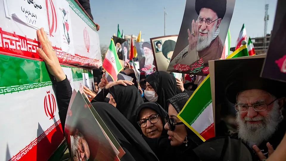 Blair Says He Put Obama On The Spot Over A Nuclear-Armed Iran, Prompting A Private Rebuke