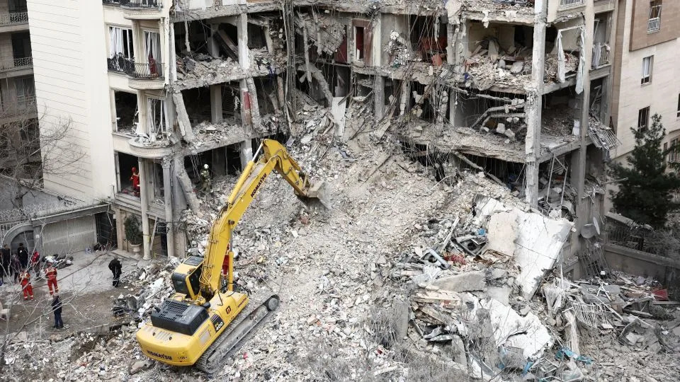 25. dan rata: Iran demantuje pregovore, sedam talasa raketa na Izrael — tržišta pod pritiskom