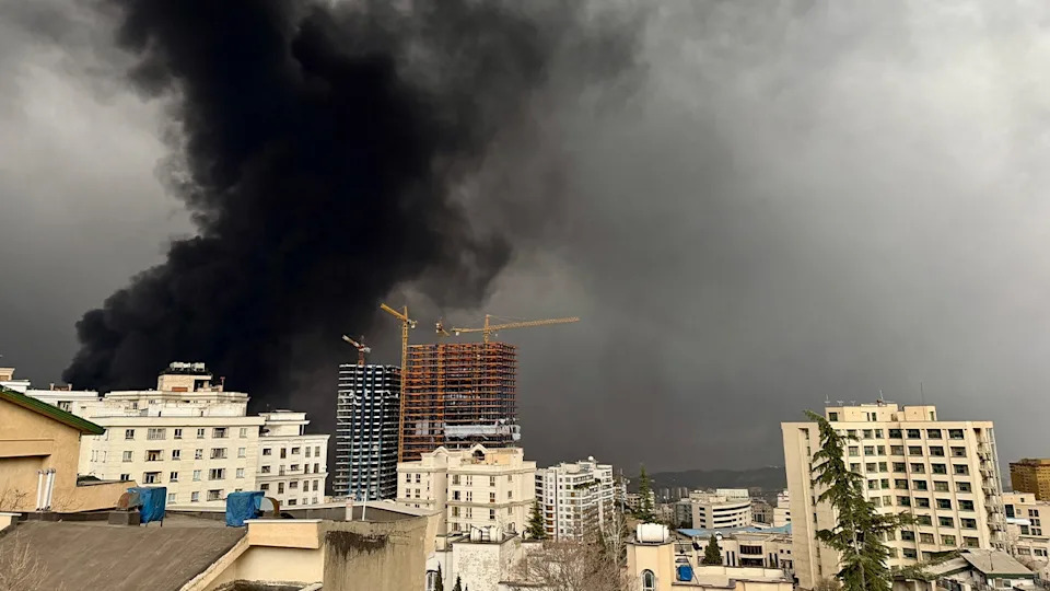 Trump Pauses Iran Strikes, Opening Five-Day Window for Diplomacy Amid U.S. Military Buildup
