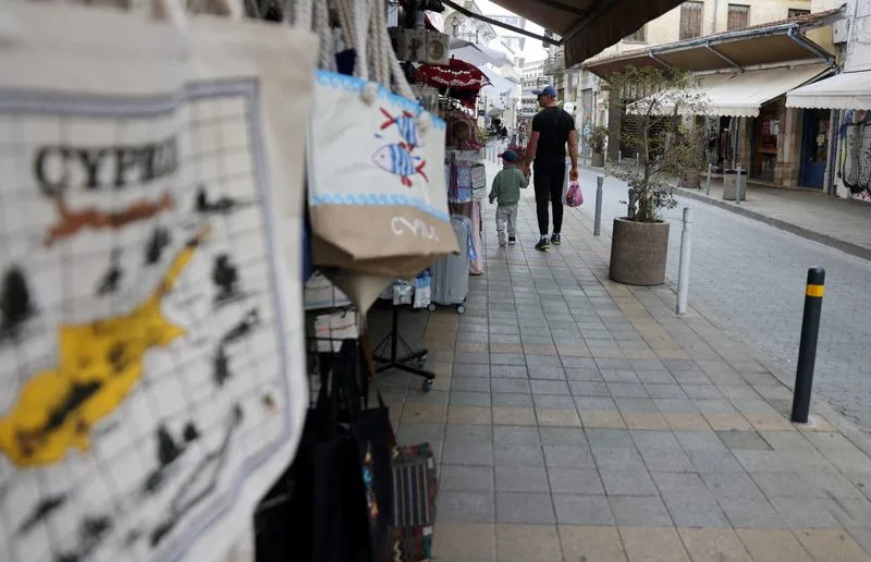 Rat u Iranu Hladi Letnju Sezonu: Kipar i Grčka Beleže Nagli Pad Rezervacija