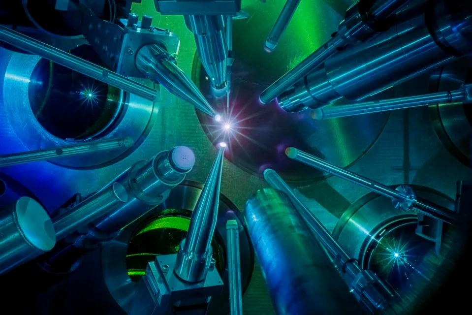 Ogromni Laseri Ispituju Super‑Zemlje: Kako Laboratorije Simuliraju Unutrašnjost Vanzemaljskih Planeta