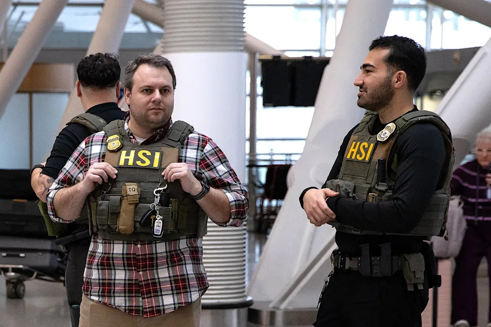 Why ICE Agents at U.S. Airports Are Dressing Casually — And Why It Matters