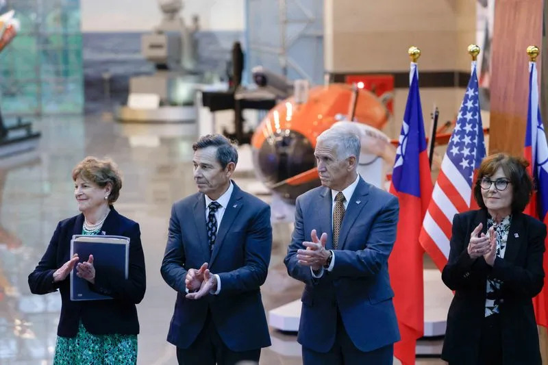 Američki senator John Curtis upozorava Tajvan: Pogledajte primer Hongkonga — ne budite naivni prema Kini