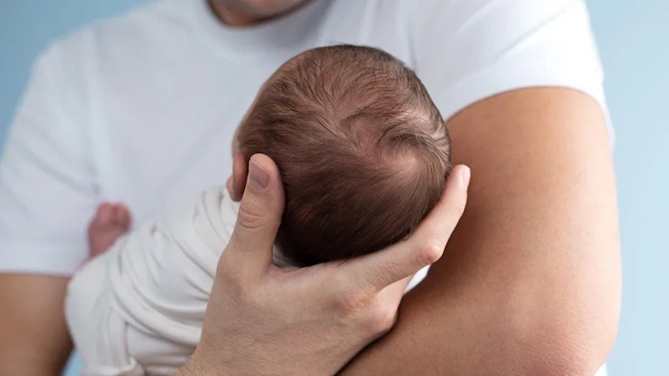 Identični blizanci zbunili sud: DNK ne može odrediti ko je otac deteta
