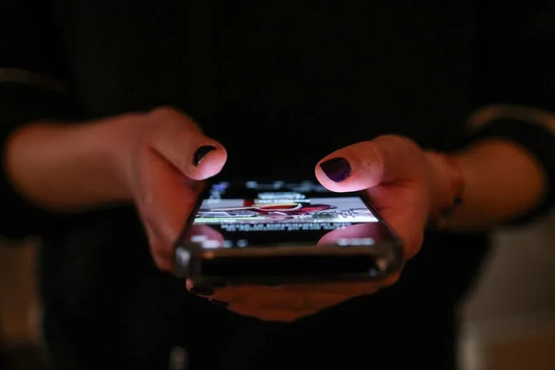 Grčka Planira Zabranu Društvenih Mreža Za Decu Mlađu Od 15 Godina — Roditelji Očajni