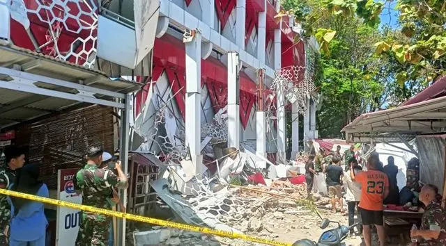 70-Year-Old Woman Killed, Three Hospitalized After 7.4-Magnitude Quake Near Ternate, Indonesia