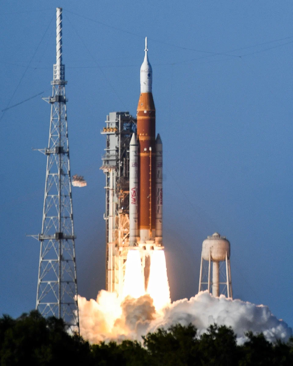 Artemis II Astronauti Ponesli Sertifikovane Pametne Telefone Na Let Do Meseca