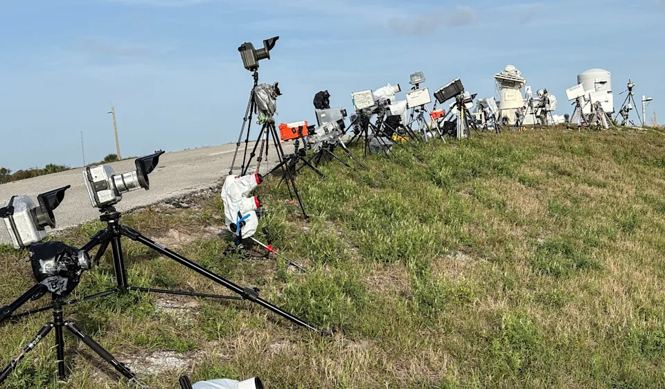 Artemis II Astronauti Ponesli Sertifikovane Pametne Telefone Na Let Do Meseca