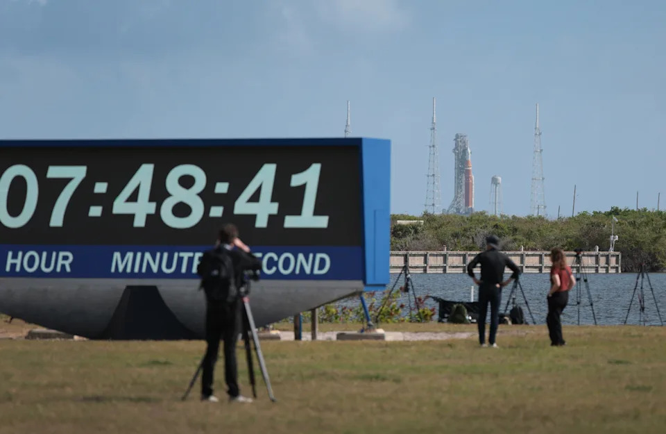 Artemis II Astronauti Ponesli Sertifikovane Pametne Telefone Na Let Do Meseca