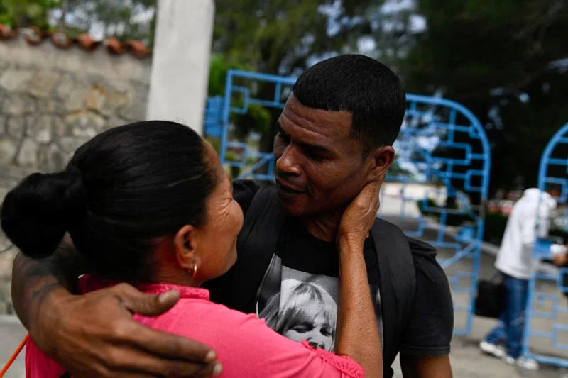 Kuba Pustila Više Od 2.000 Zatvorenika U Najvećoj Amnestiji Poslednje Decenije, Pod Nadzorom SAD I Nevladinih Grupe