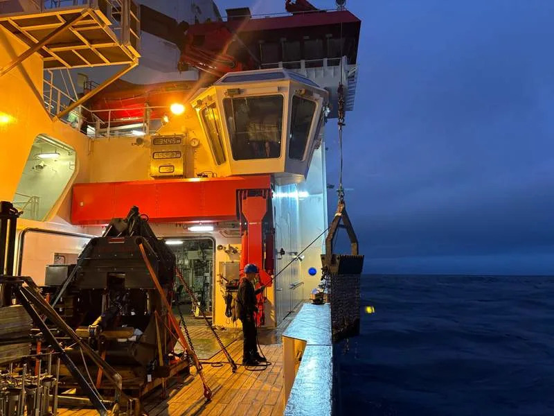 Gde Počinje Zlato? Novo Istraživanje Pokazuje Da Poteklo Iz Plašta Ispod Morskog Dna