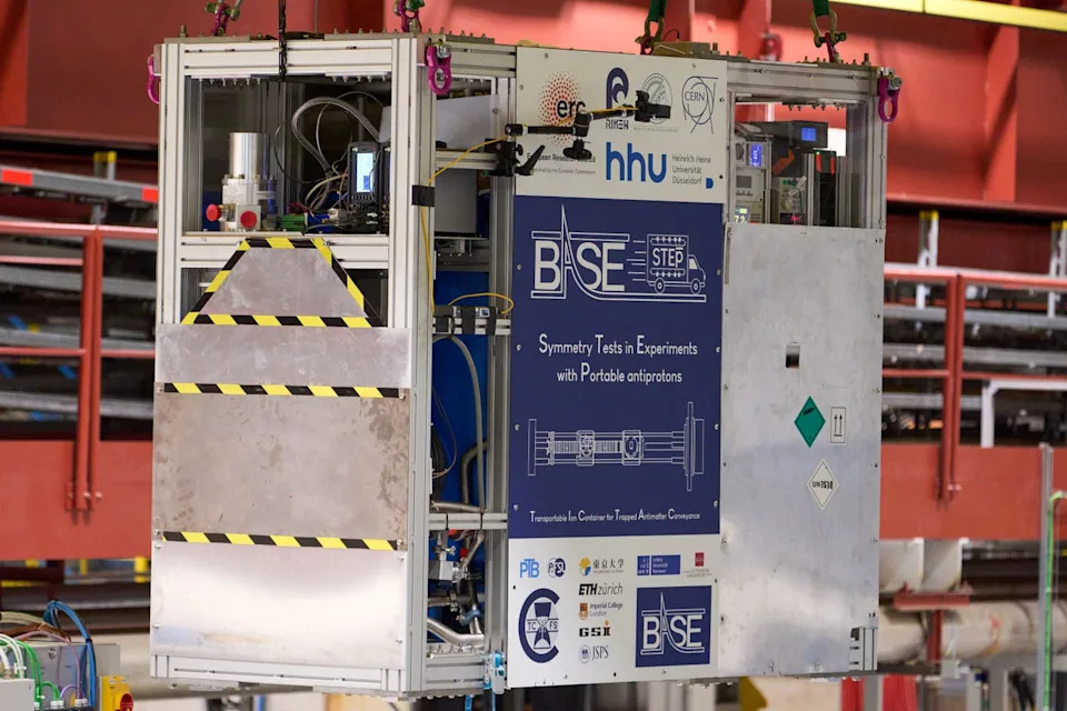 Antimaterija U Pokretu: CERN Prevezao 92 Antiprotona U Sigurnoj Test‑Vožnji