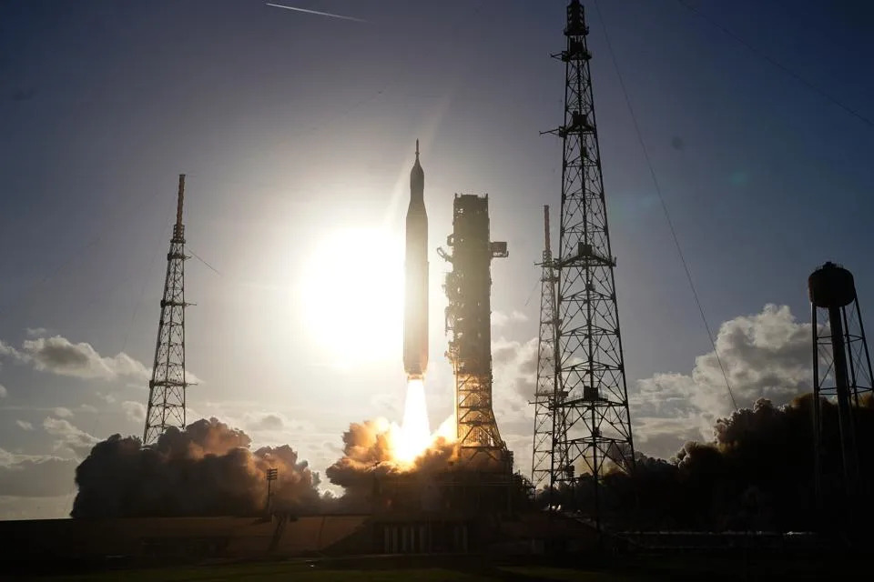 Artemis II: Astronauti Će Videti Potpuno Pomračenje Sunca i Postaviti Rekord Udaljenosti