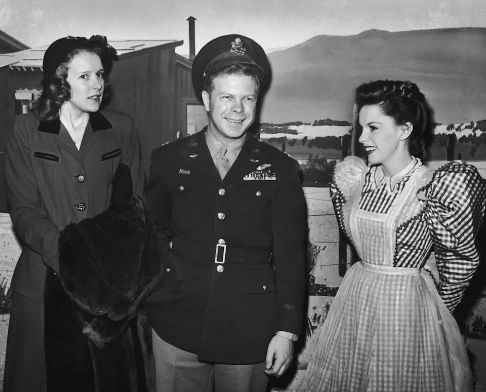 Pronađena “Marge”: Legendarni P-38 Majora Richarda Bonga Izronio Iz Džungle Posle 80 Godina