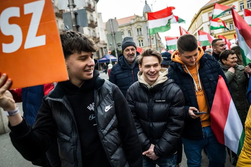Mlađi birači okreću leđa Orbanu — neki najavljuju iseljavanje ako on pobedi