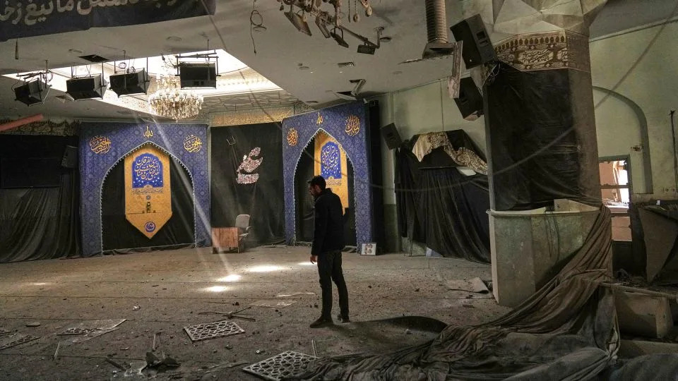 Tramp Preti Uništenjem Iranske Infrastrukture — Rok, Udarni Talas i Pravne Posledice