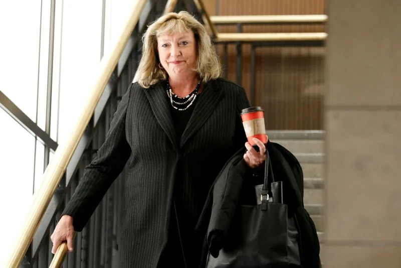 Mark Carney Na Ivici Apsolutne Većine Nakon Prelaska Marilyn Gladu