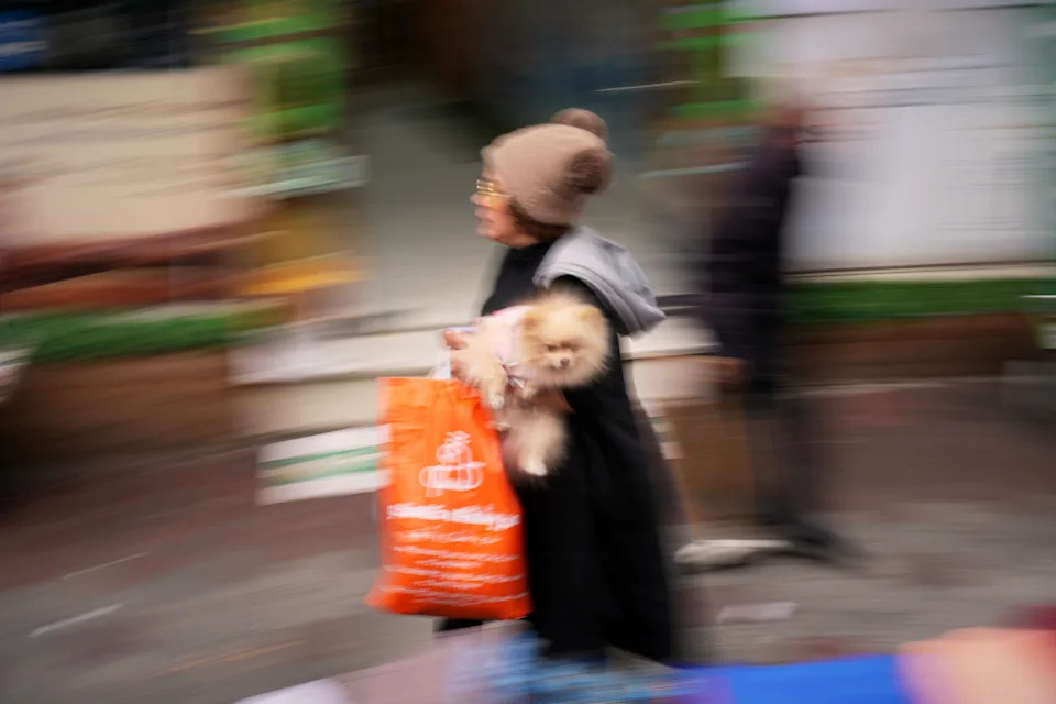 Tehran in Focus: Photos Show Everyday Life Persisting Amid War