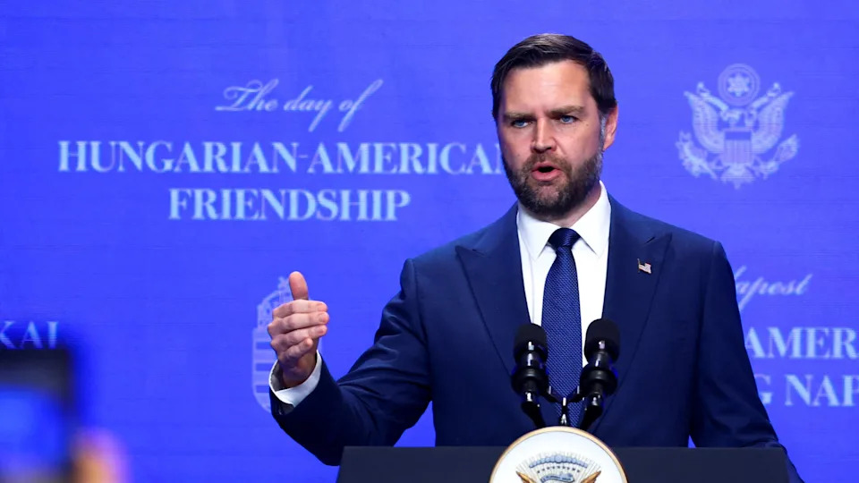 Ceasefire in Peril: Leavitt Struggles to Explain Conflicting Claims Over Strait of Hormuz and Lebanon
