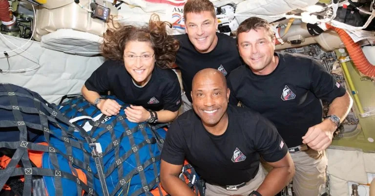 Artemis II Snimila Sitcomsku Špicu 80-ih — Astronauti Uneli Humor U Istorijsku Misiju