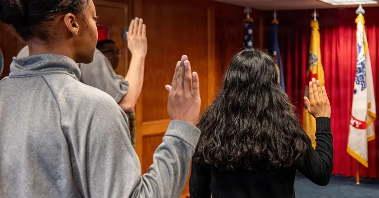 Artemis II Snimila Sitcomsku Špicu 80-ih — Astronauti Uneli Humor U Istorijsku Misiju