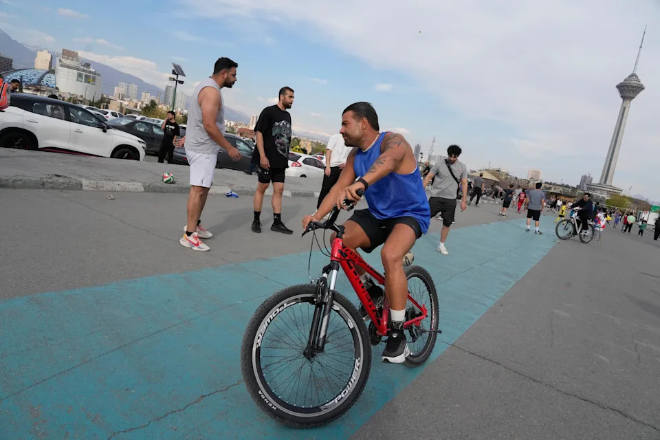 Teheran: Krhki Prekid Vatre Obeležen Tugom i Mirnim Vikendom