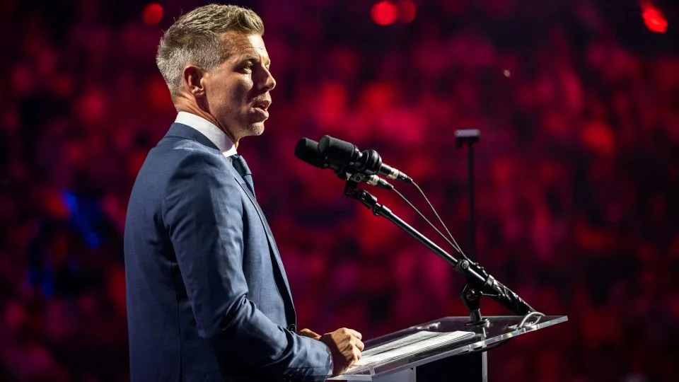 Kružni tok od 1,5 miliona dolara stoji pored nepostojeće pruge — primer „orbanističke ekonomije”