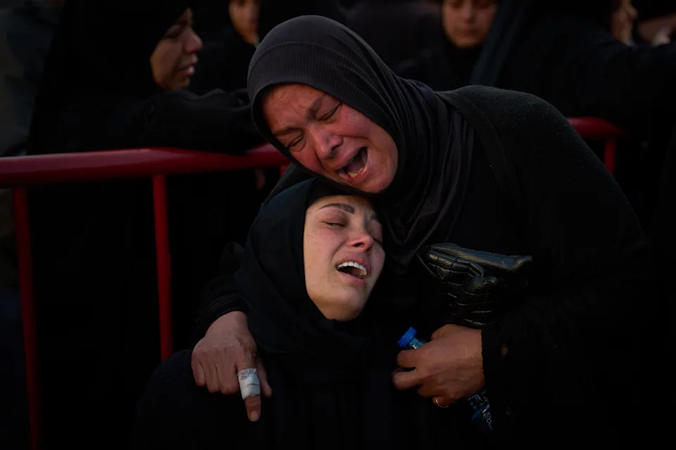 U Libanu sahranjeno 13 službenika posle udara na Nabatiyeh; bes i protesti rastu pred pregovore u SAD