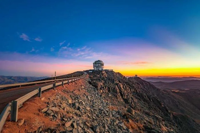 Planete Nasleđuju Hemiju Zvezda? Direktno Izmereni Magnezijum i Silicijum u Atmosferi WASP-189b