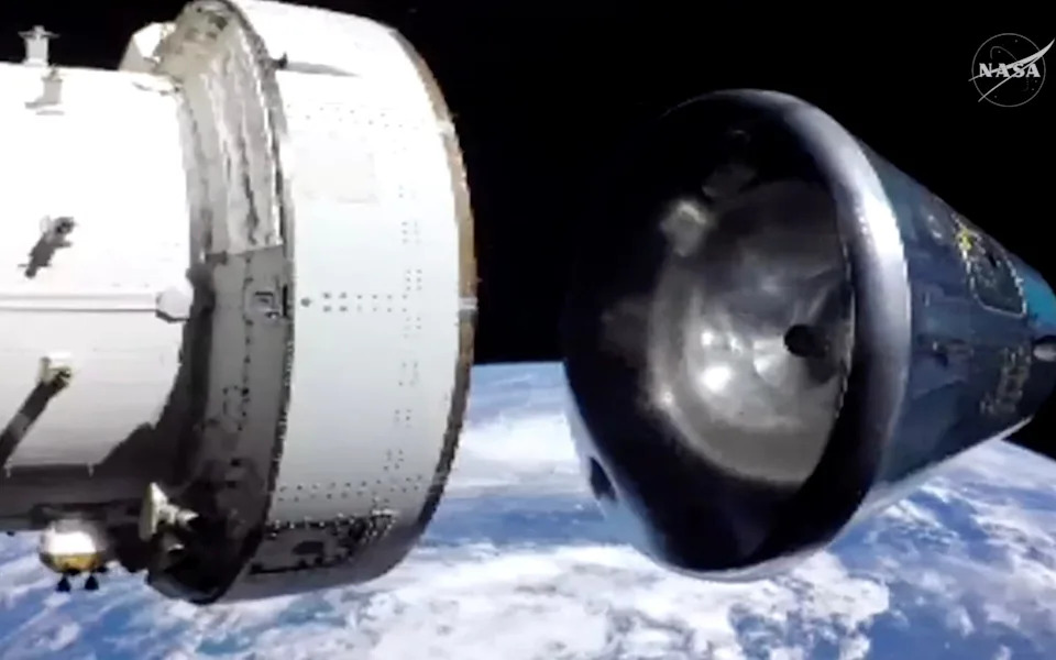 Artemis II se vratila: četvoro astronauta bezbedno sletelo posle istorijske misije oko Meseca