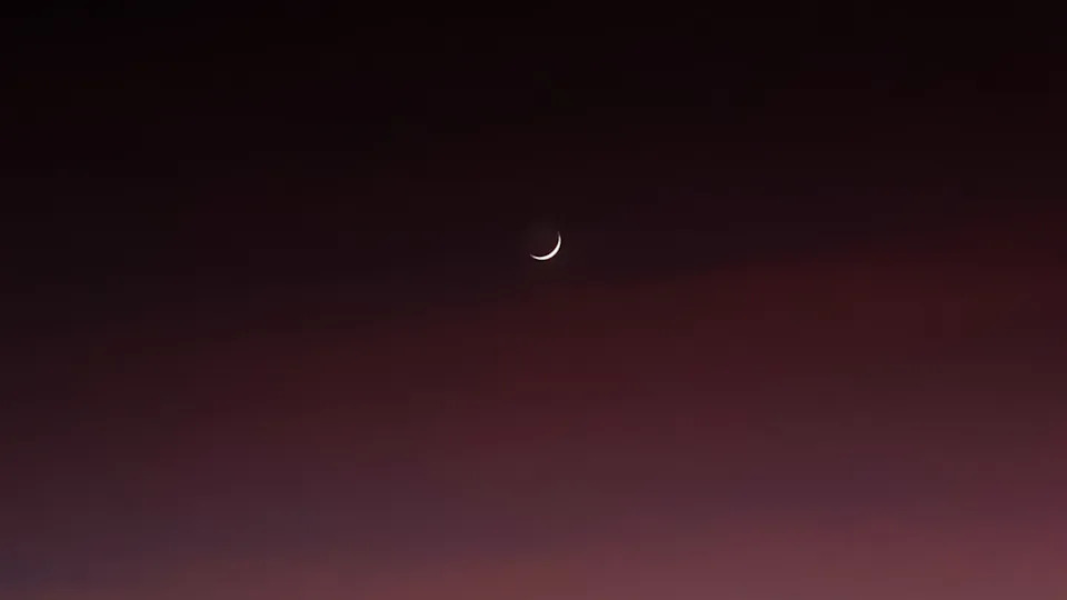 Does the Moon Look the Same From Every Place on Earth? Here's Why It Doesn't