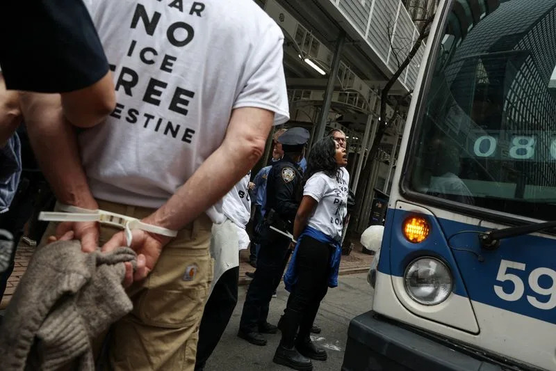 Desetine privedenih u Njujorku na protestu protiv prodaje oružja Izraelu — među privedenima Chelsea Manning