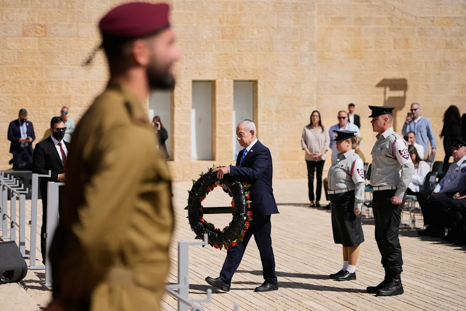 Marš života u Aušvicu i državna komemoracija u Jerusalimu — foto-galerija sećanja na Holokaust