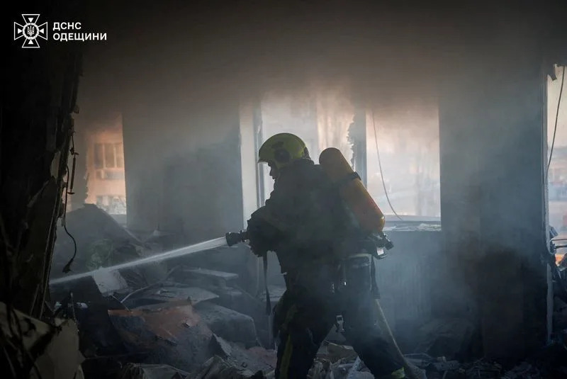 Rusija Lansirala Stotine Dronova i Raketa: Poginulo Dvoje, Više Gradova Pogođeno