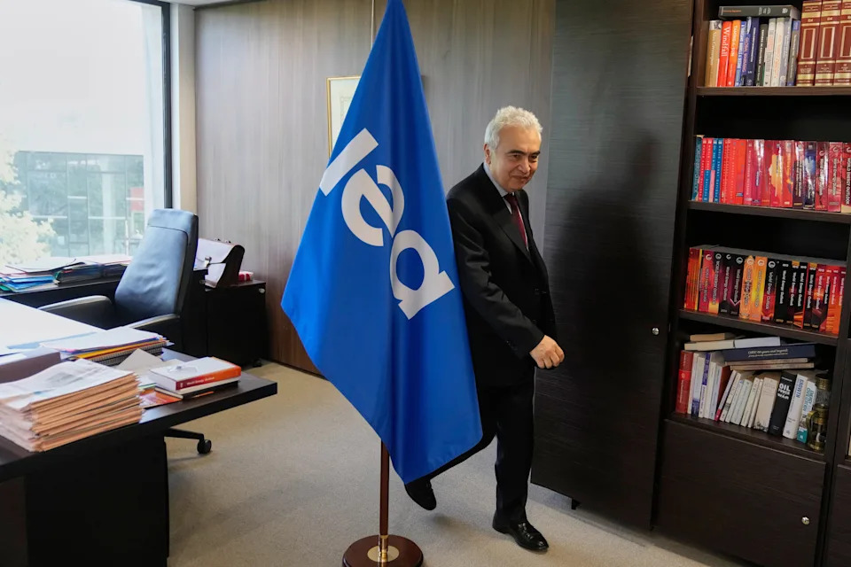 IEA Upozorava: Evropa Možda Ima Još Samo Šest Nedelja Avio‑Goriva — Rizik Otkazivanja Letova