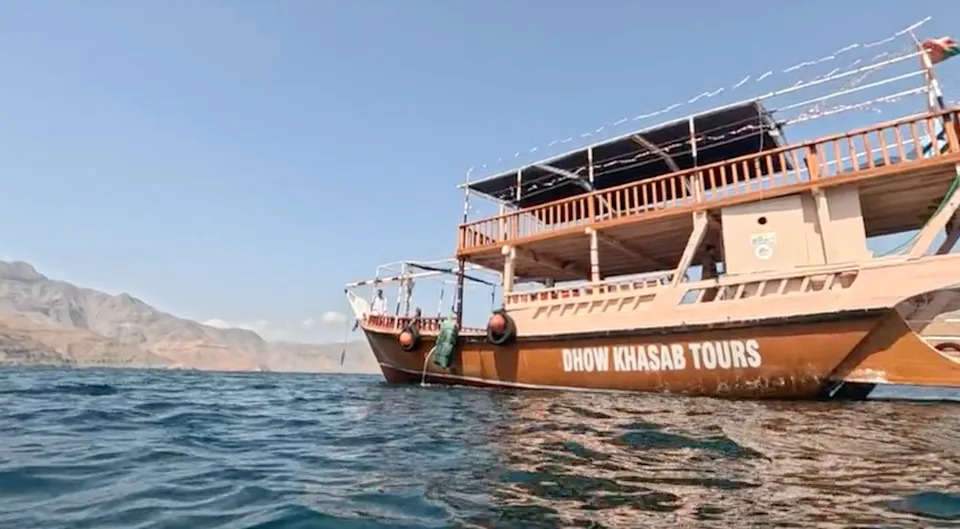 CBS News U Hormuškom Tjesnacu: Desetine Tankera U Čekanju — Prolaz Je Otvoren, Ali Ranjiv