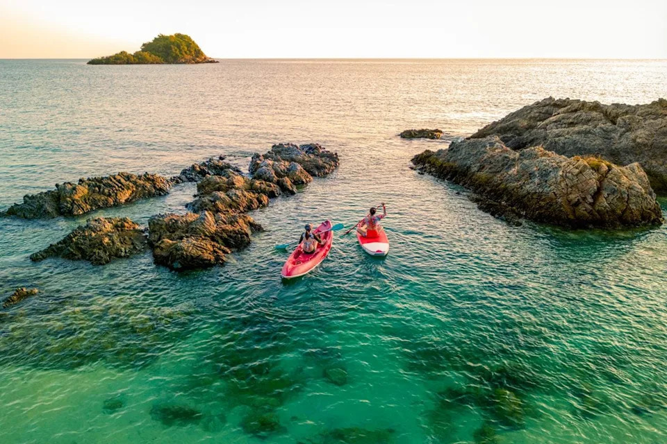 Nije Vam Se Zabunilo: Okean Postaje Zeleniji — Evo Zašto i Šta To Znači