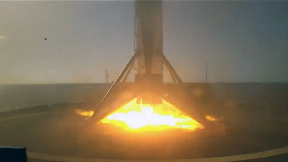 SpaceX Obeležio 600. Uspešno Sletanje Orbitalne Rakete — Falcon 9 Vratio Booster Nakon Lansiranja Starlink Satelita