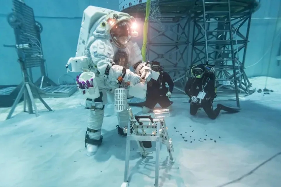 OIG Upozorava: Kašnjenje Skafandera Može Pomaknuti NASA-in Plan Sletanja Na Mesec Do 2031.