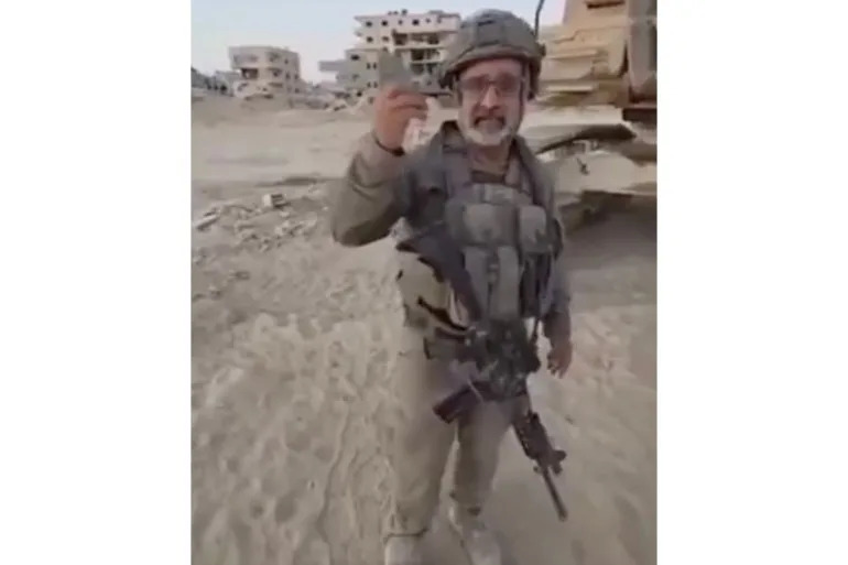 Kontroverza pred Dan nezavisnosti: Rabin optužen za ratne zločine izabran da nosi jednu od baklji