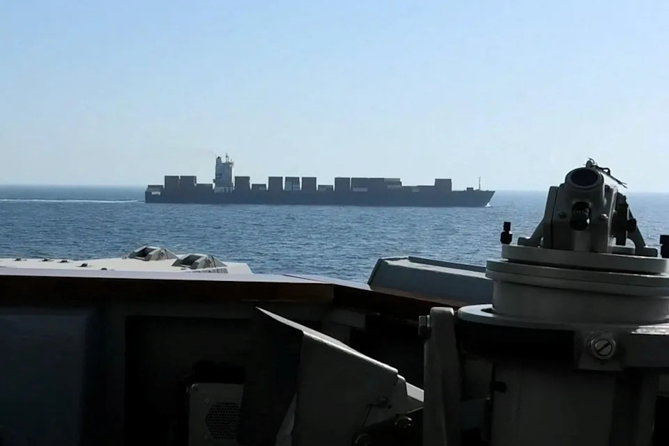Trump and Iran Trade Conflicting Signals as Ceasefire Nears Expiry; Strait Tensions Push Oil Higher