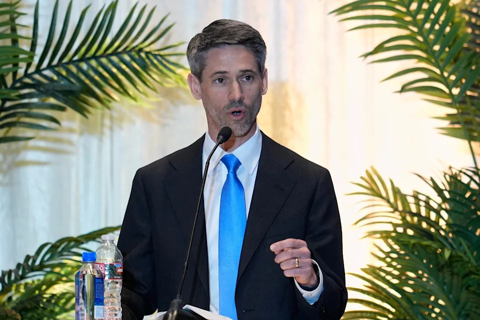 Six Front-Runners Clash in Televised Debate as California Primary Nears