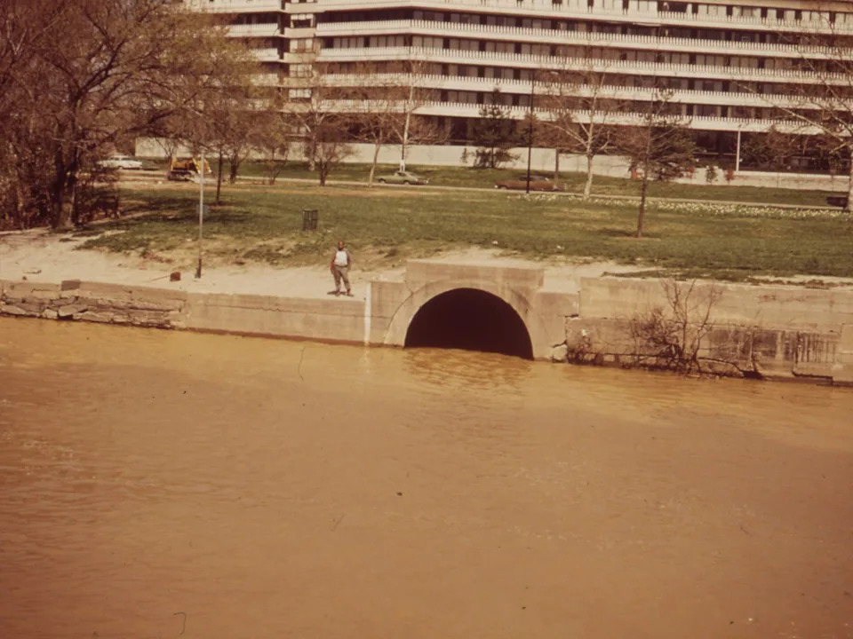 Before the EPA: Documerica Photos Reveal America's Smog, Sewage and the Laws That Changed Cities