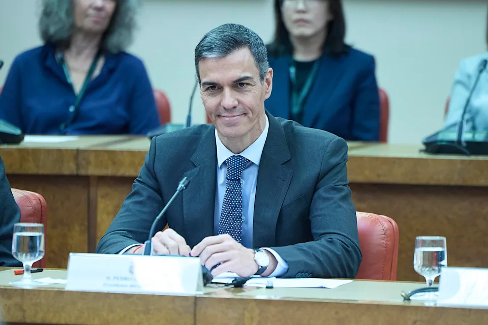 Španija Pokrenula Amnestiju Za Nelegalne Migrante: Duge Kolone i Politički Sukob