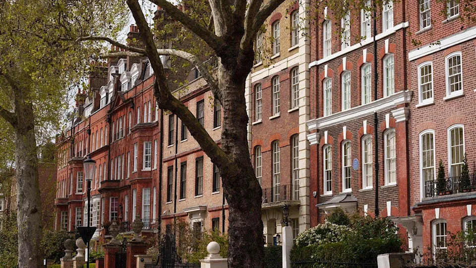 U Engleskoj se pojavljuju oglasi 