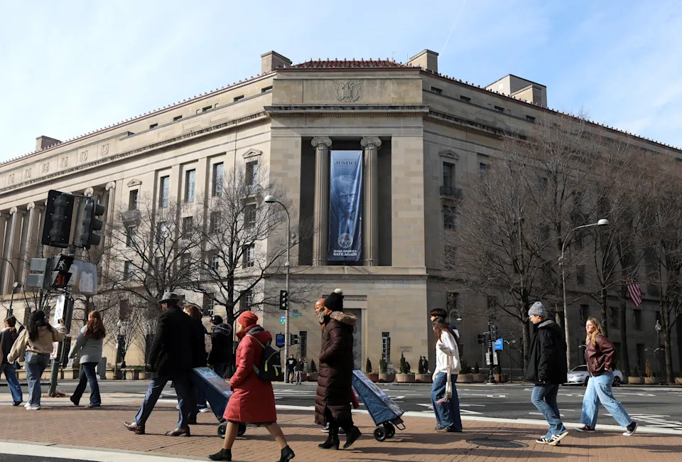 Skandal oko spisa o Epsteinu: Ured inspektora DOJ-a pokreće reviziju zbog izloženih podataka preživelih