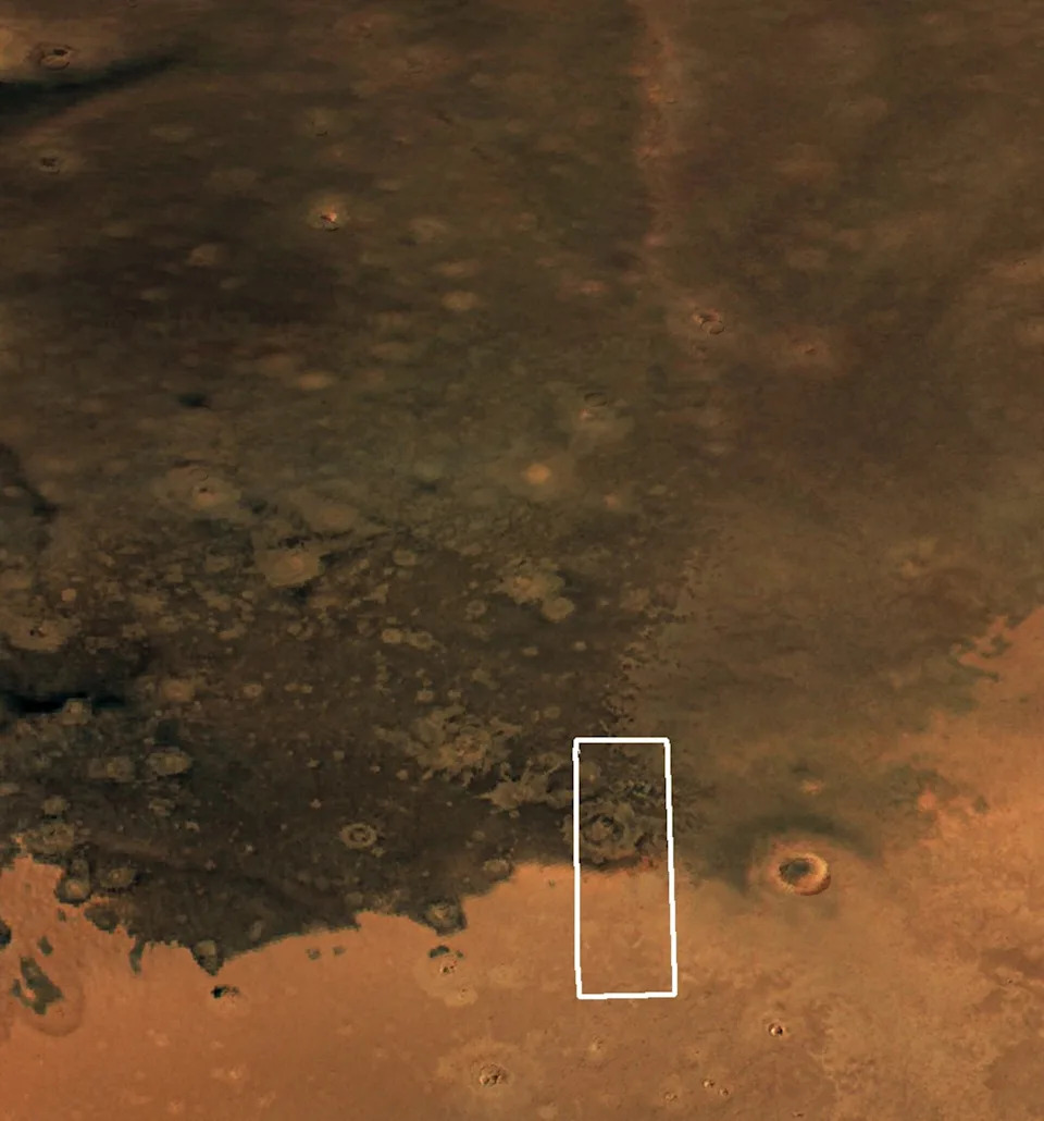 Mars se menja: Vulkanski pepeo i skriveni led na novim snimcima Mars Expressa